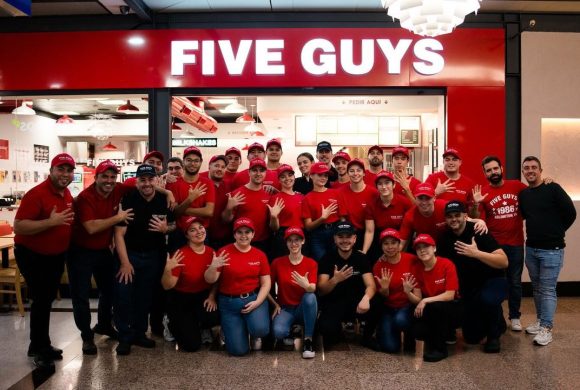 NUEVA APERTURA: FIVE GUYS LLEGA A LA CAÑADA SHOPPING